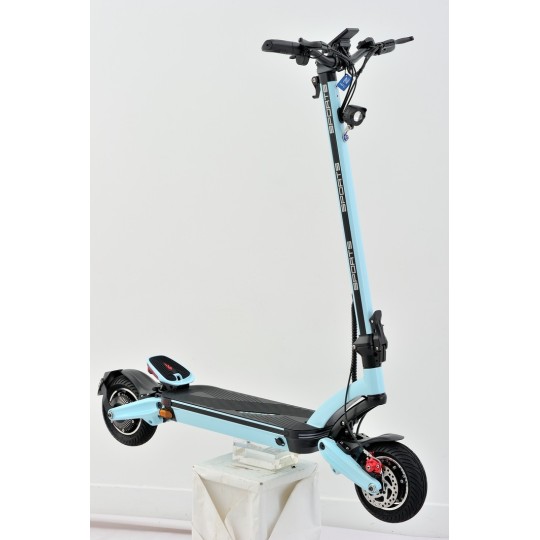 Trottinette électrique C200 Pro 1000W*2 52V 15Ah Trottinette électrique C200 Pro 1000W*2 52V 15Ah