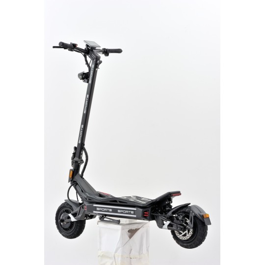 Trottinette électrique G9 1500W*2 60V 26Ah Trottinette électrique G9 1500W*2 60V 26Ah